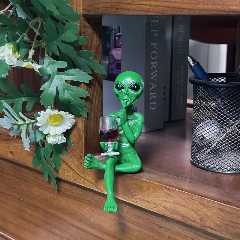 Lustige Alien-Statue, die Bier – Wine Beer Garden Bewertung und Preis