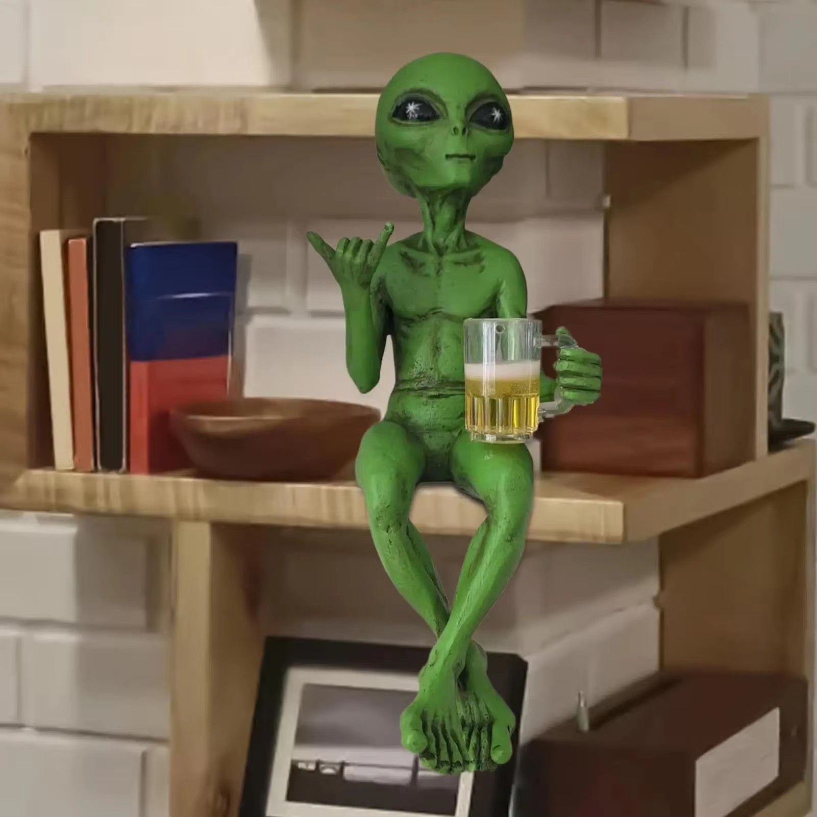 Lustige Alien-Statue, die Bier – Wine Beer Garden Bewertung und Preis