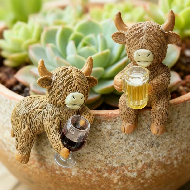 Lustige Highland-Kuh-Figur mit – Wine Beer Garden Bewertung und Preis